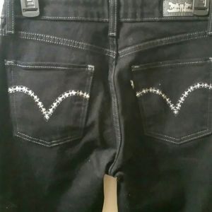 NWOT**LEVI'S MID RISE SKINNY